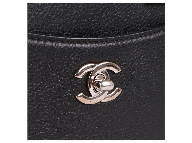 CHANEL - Borsa a spalla Chanel Neo Executive in pelle nera grana Nero - vista 5