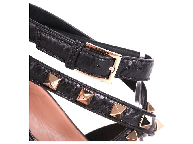 Valentino Garavani VALENTINO - Décolleté Valentino Rockstud in pelle nera (T36) - vista 4