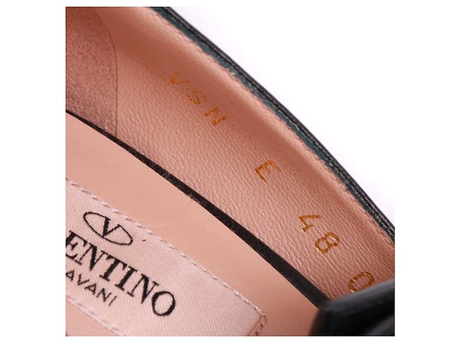 Valentino Garavani VALENTINO - Décolleté Valentino Rockstud in pelle nera (T36) - vista 7