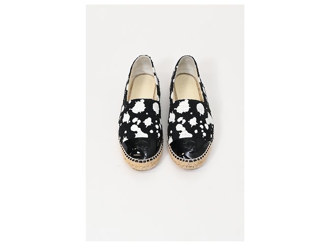 Timeless Mocasines espadrilles en tweed negro con estampado de pintura salpicada y logo CC de Chanel - vista 12