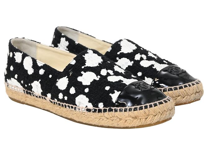 Timeless Mocasines espadrilles en tweed negro con estampado de pintura salpicada y logo CC de Chanel - vista 4