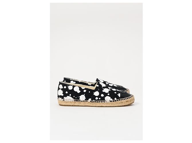 Timeless Mocasines espadrilles en tweed negro con estampado de pintura salpicada y logo CC de Chanel - vista 8