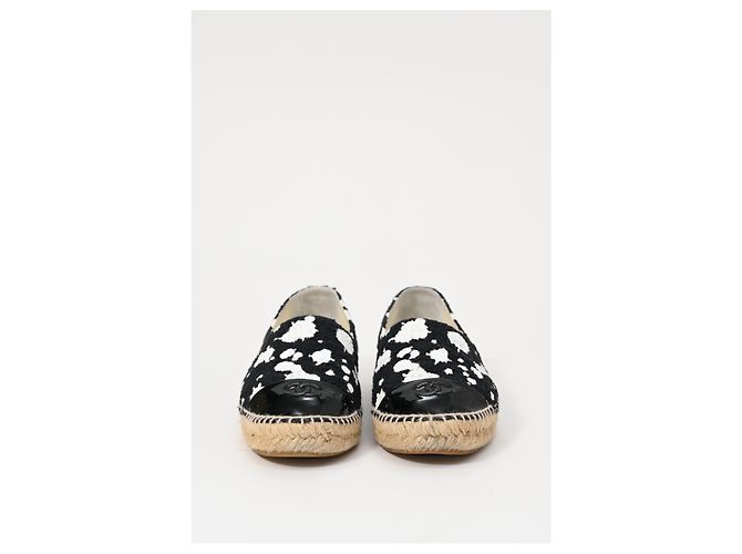 Timeless Mocasines espadrilles en tweed negro con estampado de pintura salpicada y logo CC de Chanel - vista 9