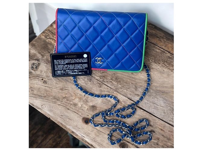 Wallet On Chain Rara cartera acolchada azul CHANEL 2019 con cadena Multicolor - vista 4