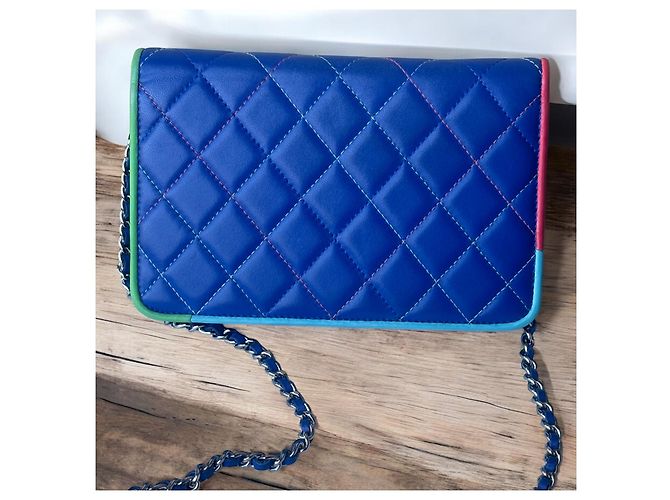 Wallet On Chain Rara cartera acolchada azul CHANEL 2019 con cadena Multicolor - vista 6
