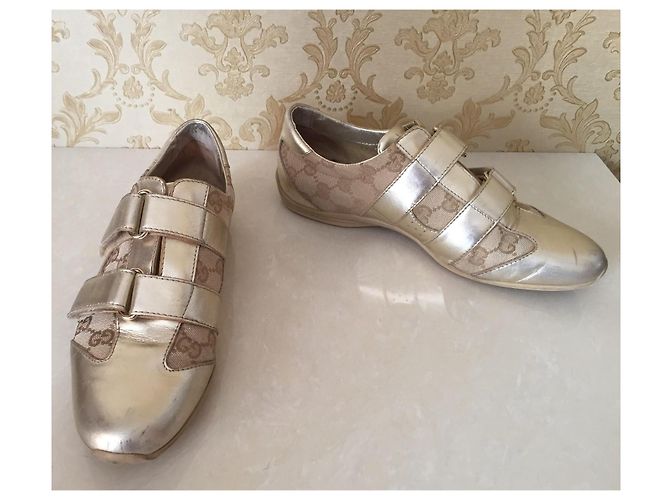 Baskets Gucci en cuir doré - vue 11