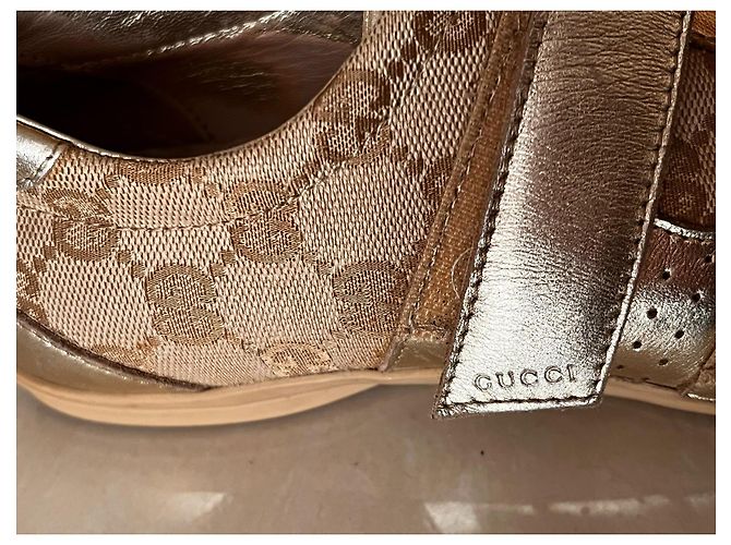 Baskets Gucci en cuir doré - vue 2