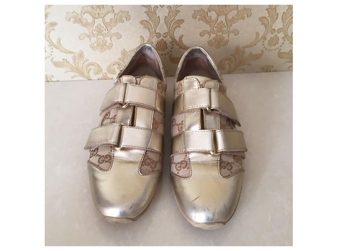 Baskets Gucci en cuir doré - vue 4