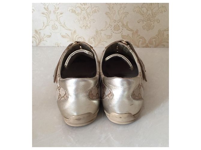 Baskets Gucci en cuir doré - vue 6