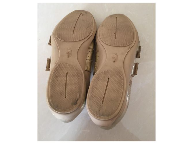 Baskets Gucci en cuir doré - vue 9