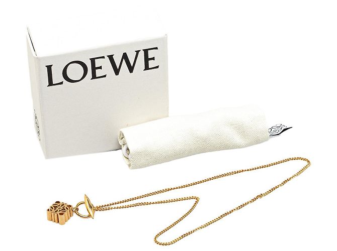 Colar Pendente Anagrama Banhado a Ouro LOEWE - vista 6