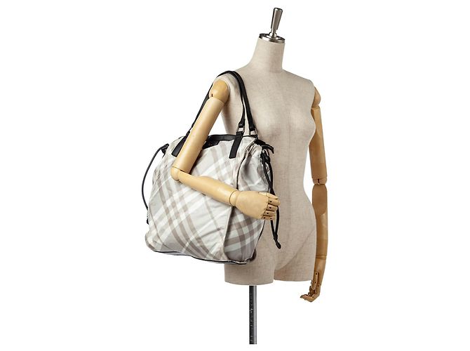 Bolsa tote de nylon Burberry Mega Check cinza com fivela - vista 6