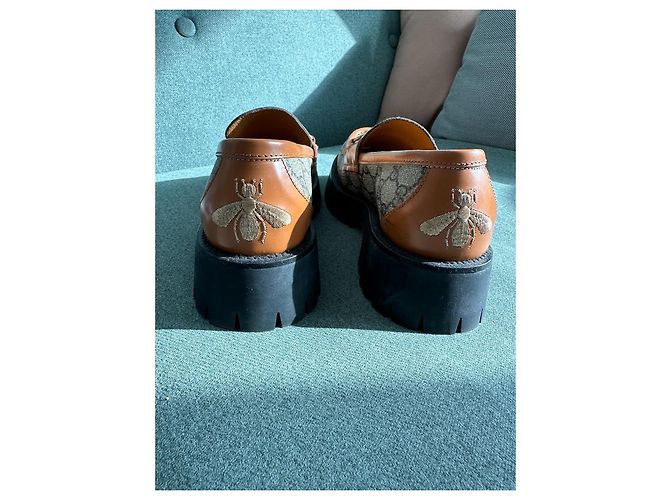 Mocassini Gucci in pelle beige - vista 3