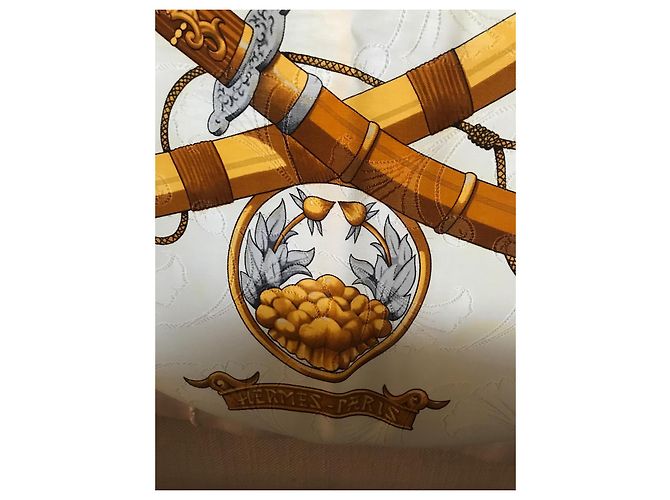 Foulard Hermès Les Princes du Levant in seta beige e giallo - vista 4