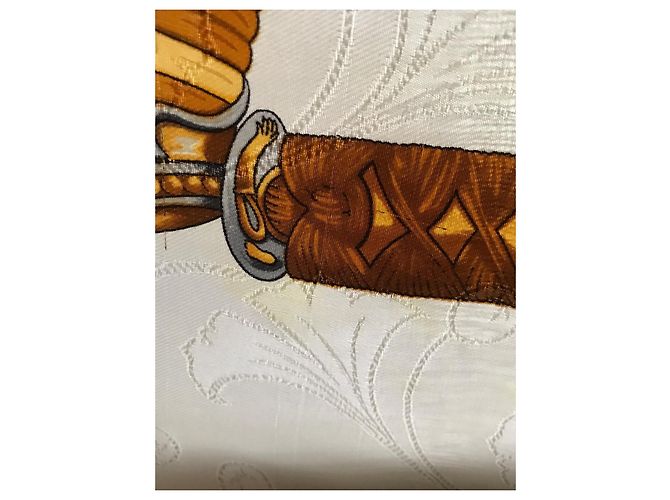 Foulard Hermès Les Princes du Levant in seta beige e giallo - vista 6