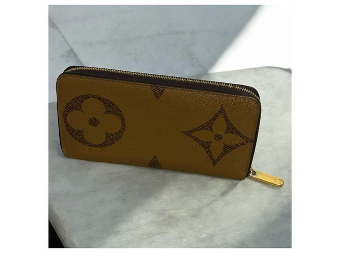 Louis Vuitton Giant Reverse Monogram Zippy Wallet 2020 Braun Monogramm - Ansicht 2