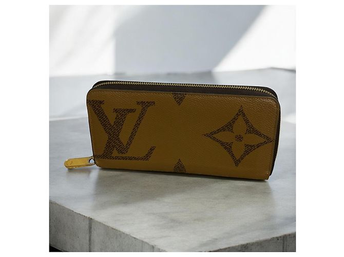 Louis Vuitton Giant Reverse Monogram Zippy Wallet 2020 Braun Monogramm - Ansicht 4