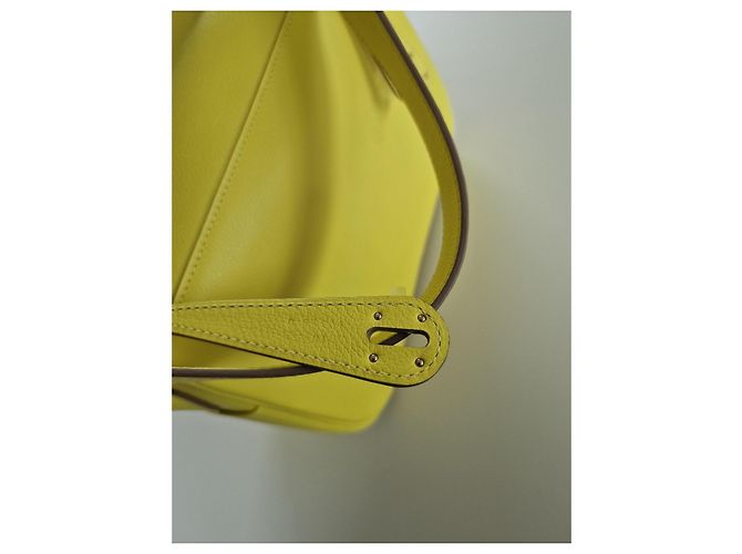 Borsa Hermès Lindy 26 in pelle giallo lime - vista 5