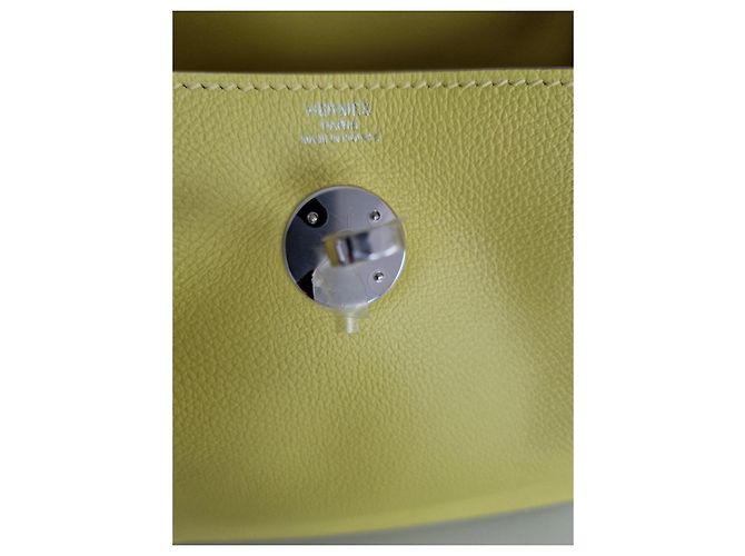 Borsa Hermès Lindy 26 in pelle giallo lime - vista 6