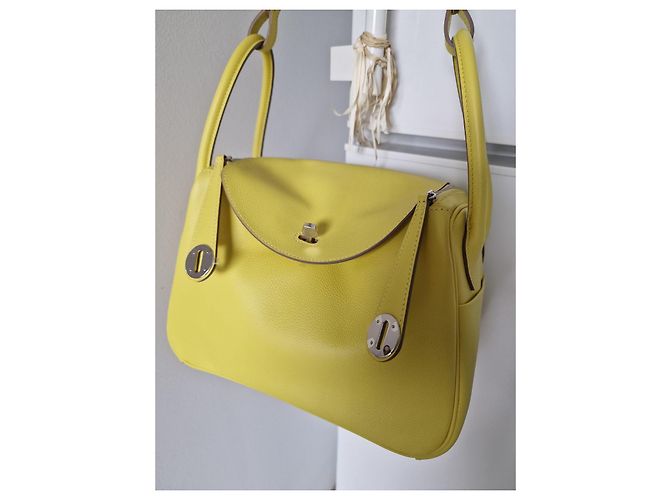 Borsa Hermès Lindy 26 in pelle giallo lime - vista 8