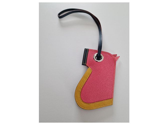 Hermès CAMAIL Taschenanhänger Leder rosa Pink - Ansicht 2