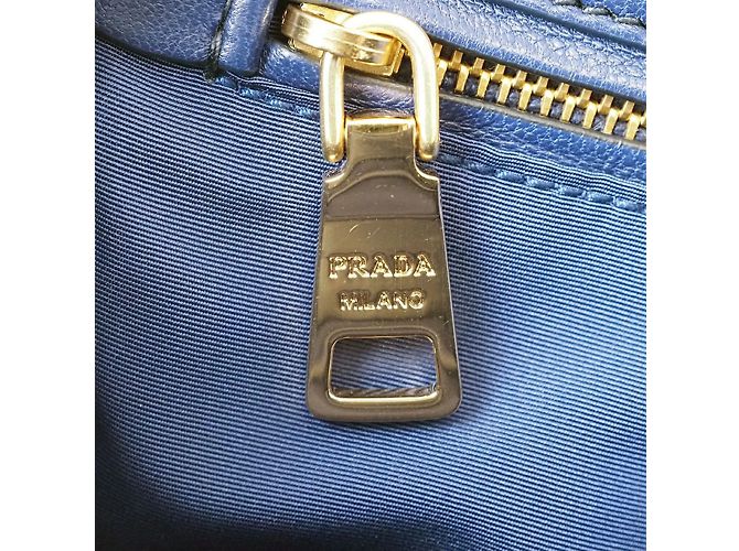 Borsa a spalla in nylon Prada con catena Blu navy - vista 13