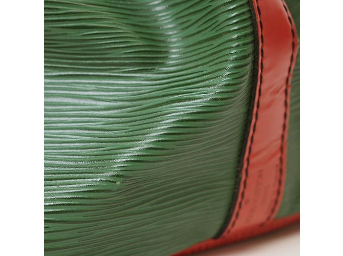 Noe Borsa a Spalla Petit Noé Louis Vuitton Verde - vista 10