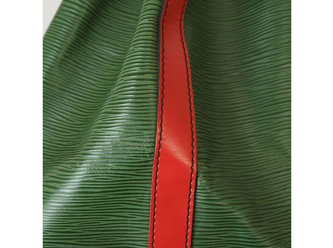 Noe Borsa a Spalla Petit Noé Louis Vuitton Verde - vista 12