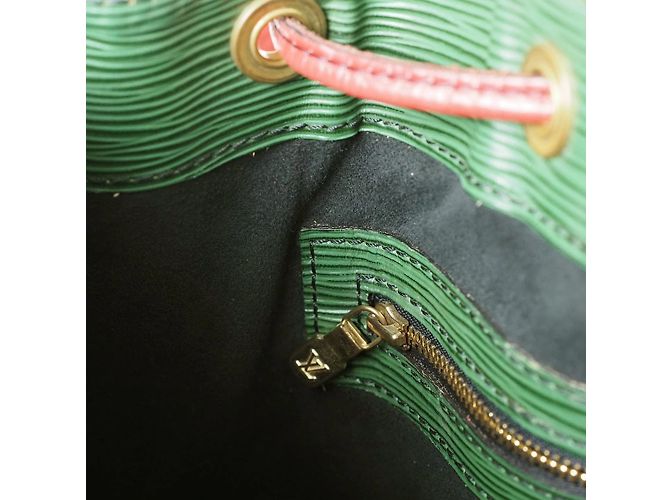 Noe Borsa a Spalla Petit Noé Louis Vuitton Verde - vista 13