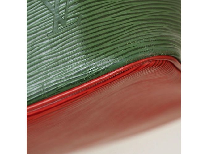 Noe Borsa a Spalla Petit Noé Louis Vuitton Verde - vista 4