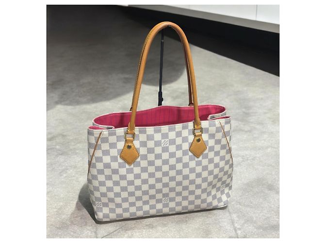 Edición Limitada Louis Vuitton Calvi Rosa Blanco Gris - vista 5