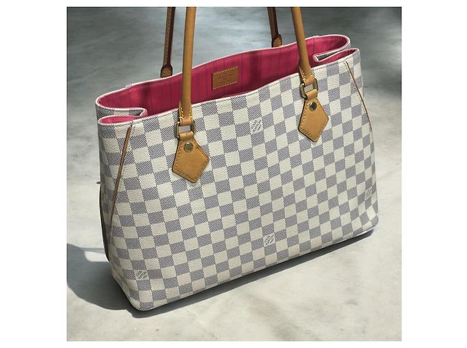 Edición Limitada Louis Vuitton Calvi Rosa Blanco Gris - vista 6