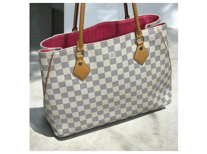 Edición Limitada Louis Vuitton Calvi Rosa Blanco Gris - vista 7