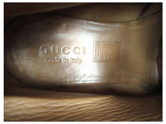 Stivaletti Gucci marrone scuro in scamosciato - vista 6