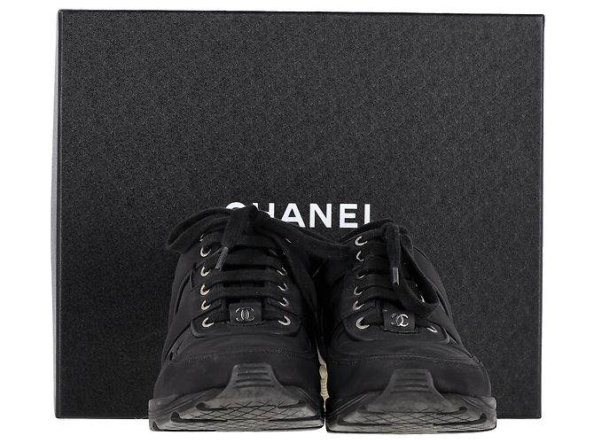 Sneakers Chanel CC Low Top in pelle nera Nero - vista 2