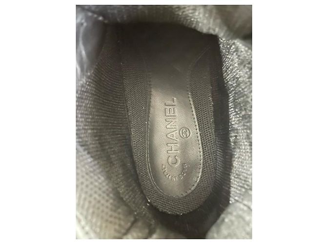 Sneakers alte Chanel CC in pelle nera e camoscio Nero - vista 17