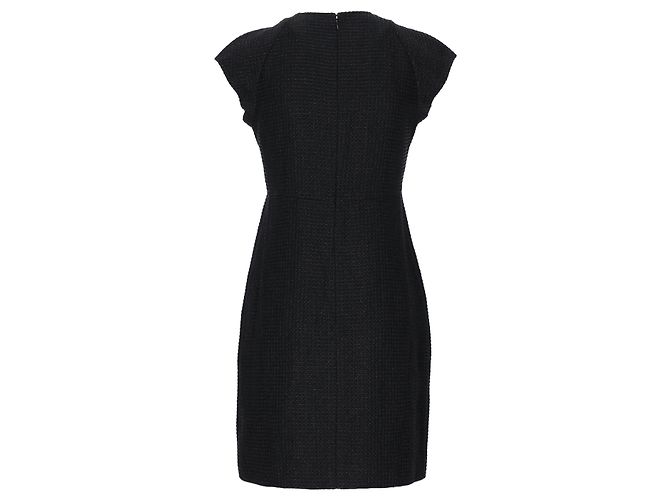 Vestido negro ajustado de Chanel - años 10 - vista 2