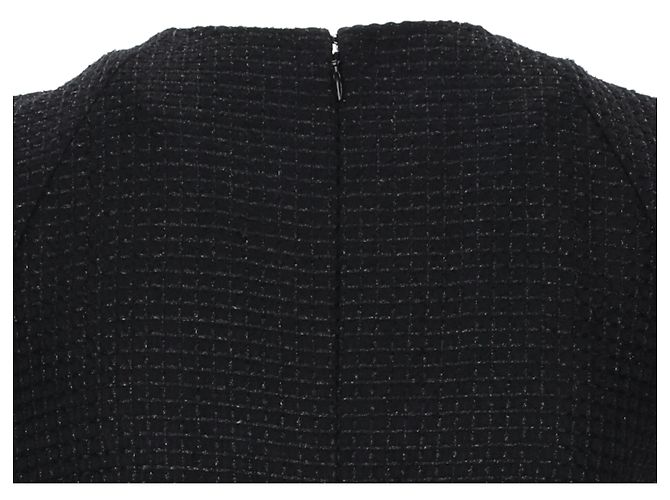 Vestido negro ajustado de Chanel - años 10 - vista 4