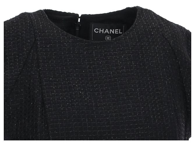 Vestido negro ajustado de Chanel - años 10 - vista 5