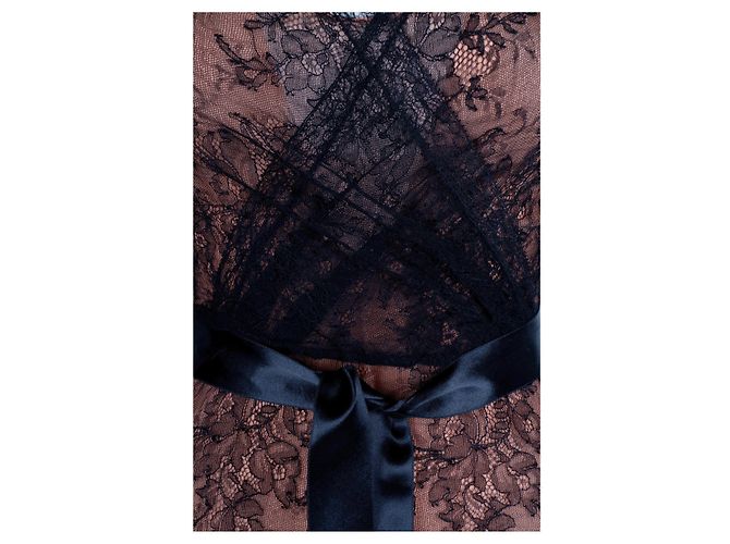 Moschino Spitzenkleid mit rosa Unterhemd - 10er Jahre Schwarz - view 5