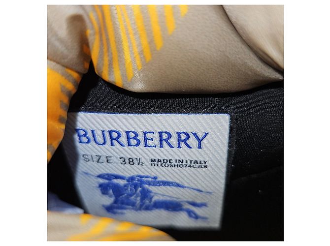 Botas après-ski Burberry Gris Amarillo - vista 4