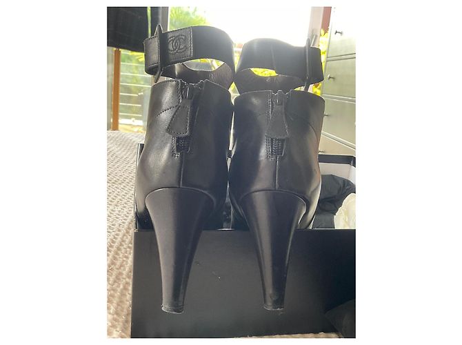Botines Chanel de cuero negro con tacón 8cm - vista 10