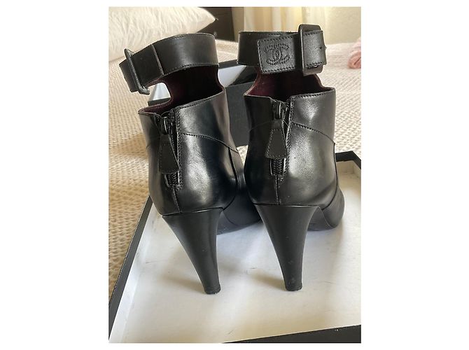 Botines Chanel de cuero negro con tacón 8cm - vista 6