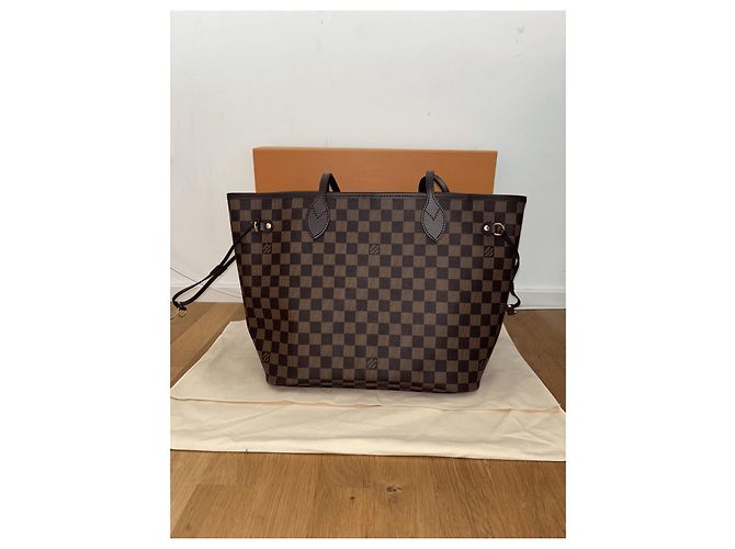 Louis Vuitton Neo Neverfull Damier Ebene MM Pivonie/Cherry Lining - New/Unused - M46987 Brown Red - view 3