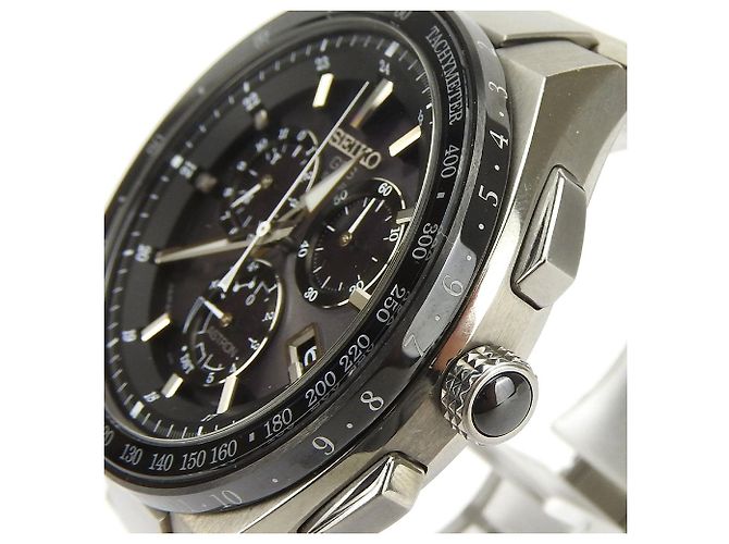 Seiko Astron Titan-Chronograph Grau - Ansicht 2