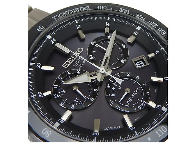 Seiko Astron Titan-Chronograph Grau - Ansicht 3