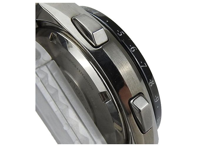 Seiko Astron Titan-Chronograph Grau - Ansicht 5
