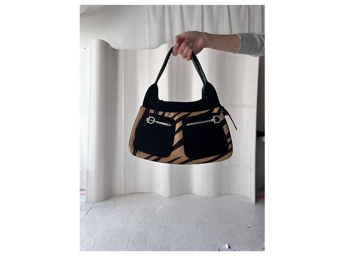 Salvatore Ferragamo Borsa Gancini in pelo di pony Ferragamo Nero - vista 3