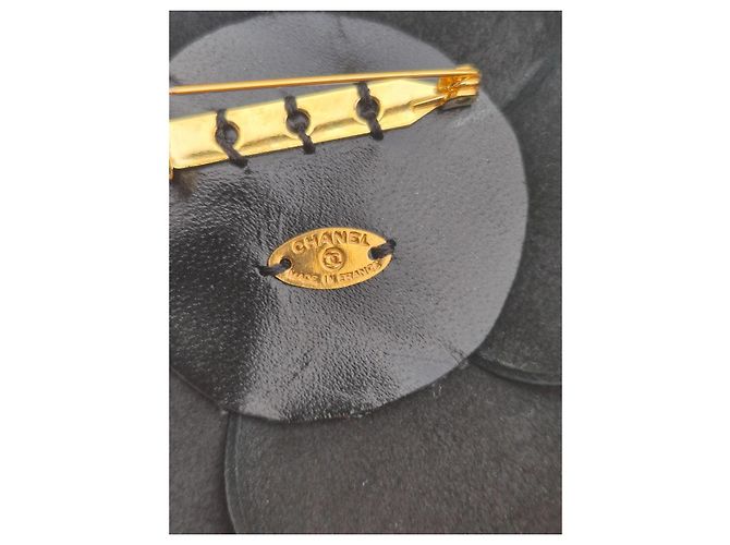 Spilla Camelia Chanel in Pelle Nera Cristalli Swarovski Nero - vista 7