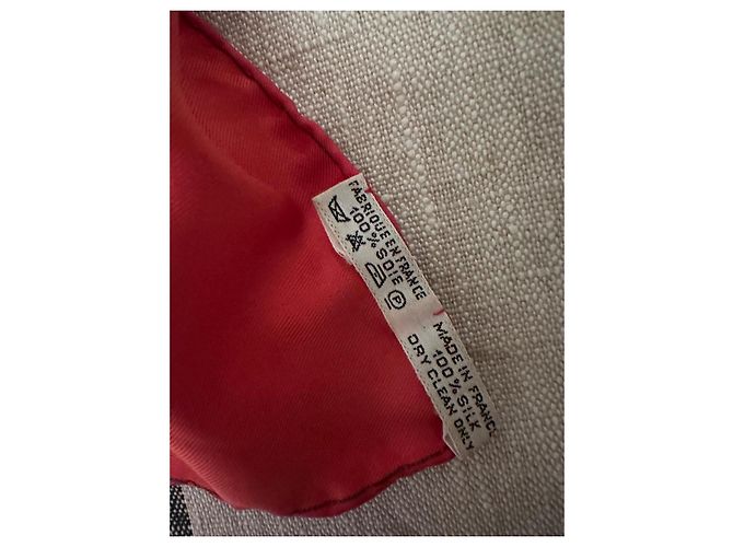 Foulard Hermès Solar Animals in seta rosso 90x90 Multicolore - vista 2